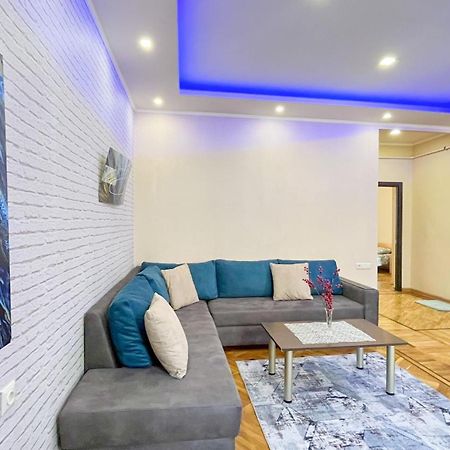 Комфортная И Спокойная Квартира Erivan Exterior foto