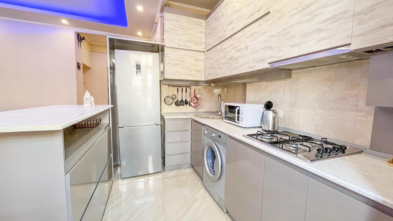 Комфортная И Спокойная Квартира Erivan Exterior foto