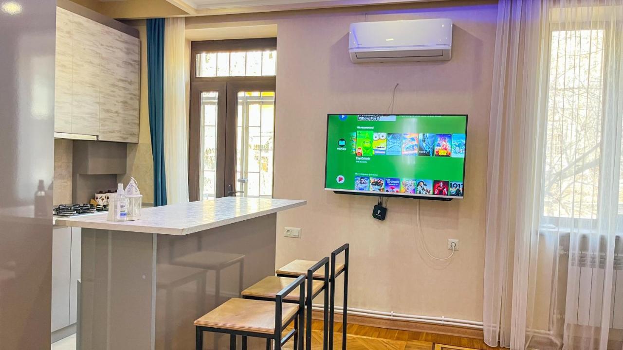 Комфортная И Спокойная Квартира Erivan Exterior foto