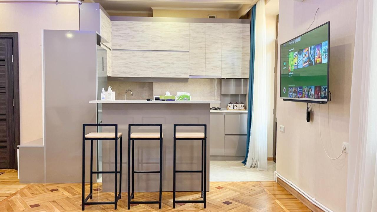 Комфортная И Спокойная Квартира Erivan Exterior foto