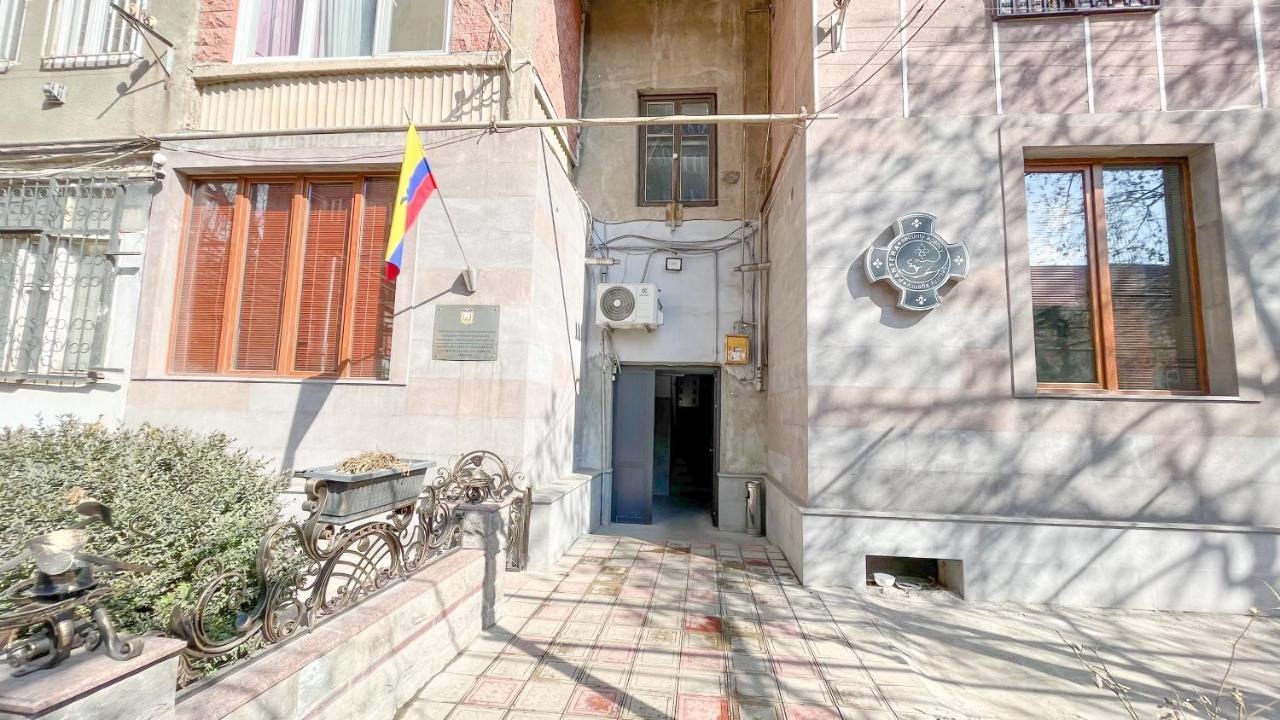 Комфортная И Спокойная Квартира Erivan Exterior foto